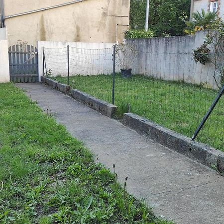 Logement Atypique Au Coeur De Cholet Esterno foto