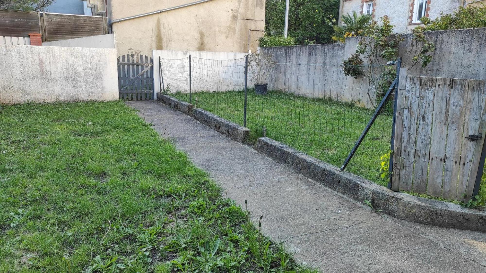 Logement Atypique Au Coeur De Cholet Esterno foto